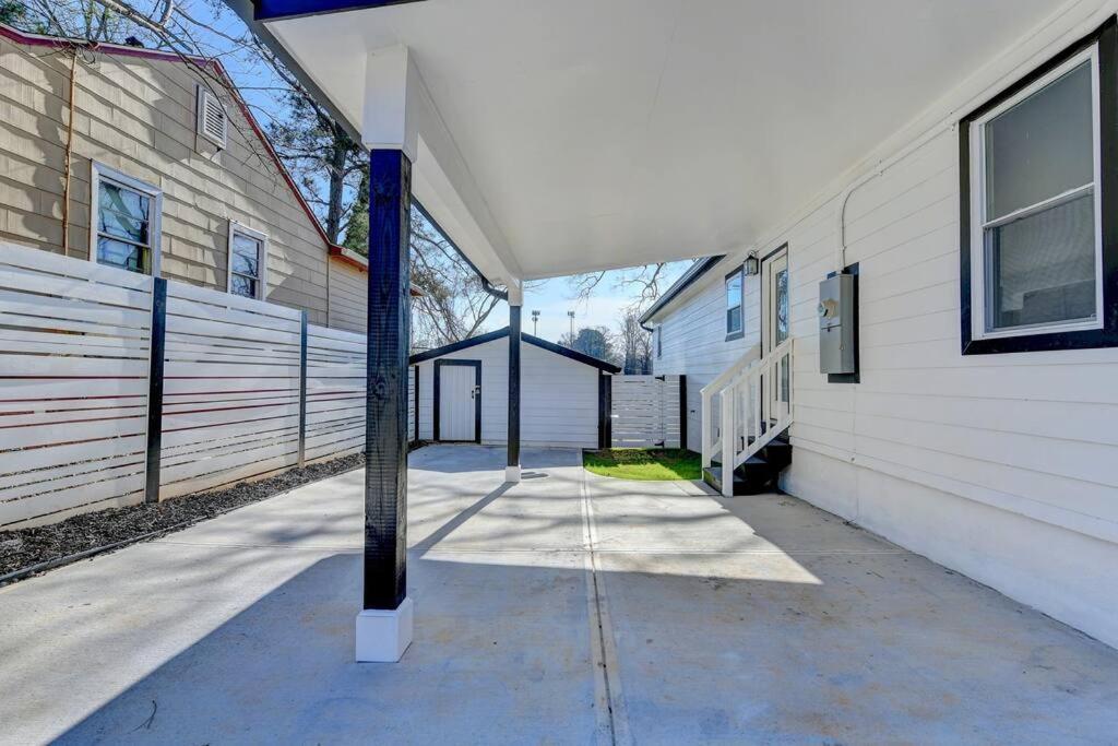 Modern Home At Colonial College Park Atlanta Exterior photo
